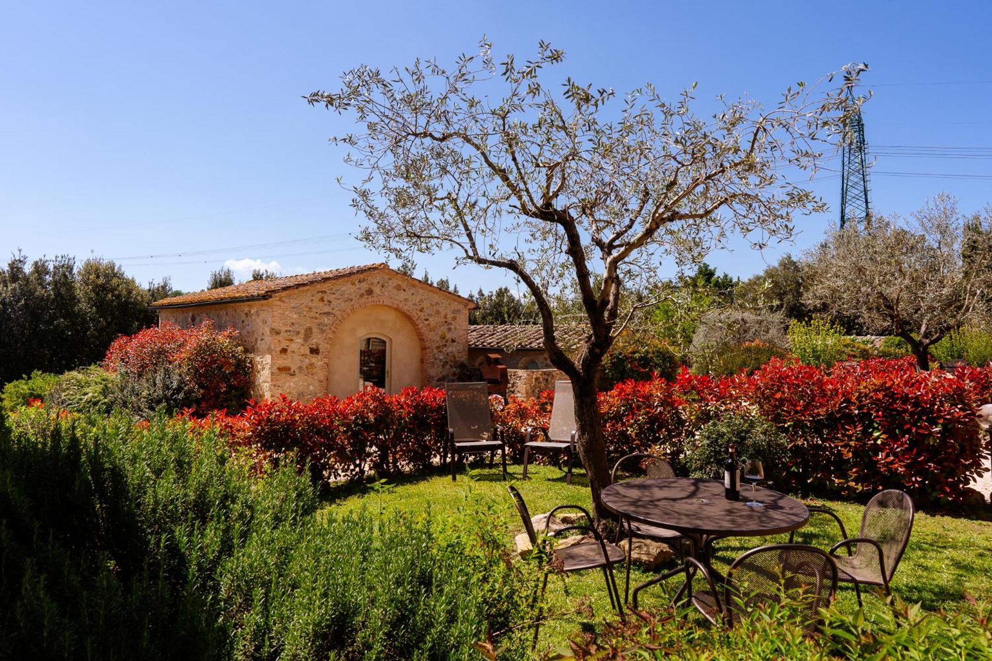 Le Beringhe - Wine Pool & Relax Farm stay Colle Val D'Elsa